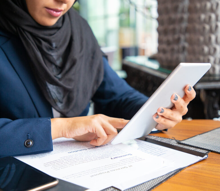 UAE Salary Certificate Format: Guide for Job Seekers 2025